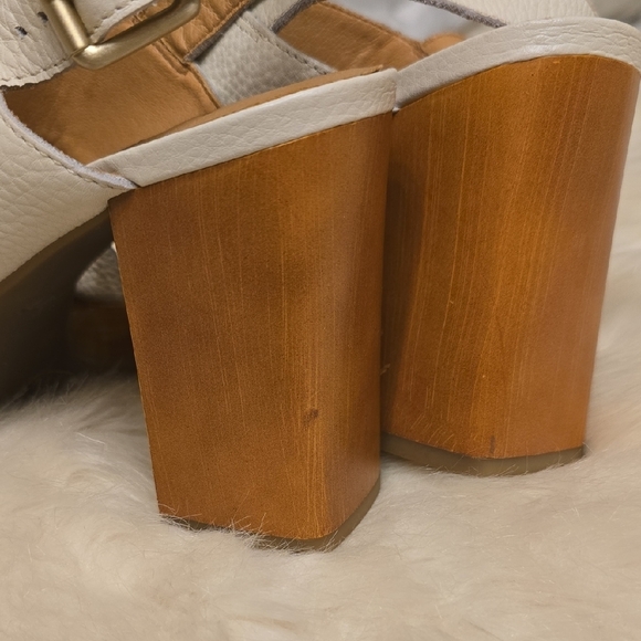 Crown Cream and Brown Heels with Cross-Strap Design - Picture 5 of 11